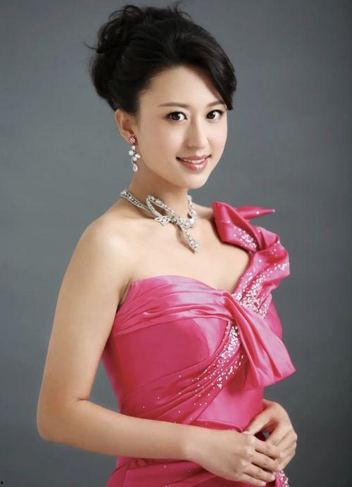 美剧主持人爆料女主视频,主持人惊人爆料引发热议 第1张 美剧主持人爆料女主视频,主持人惊人爆料引发热议 第1张